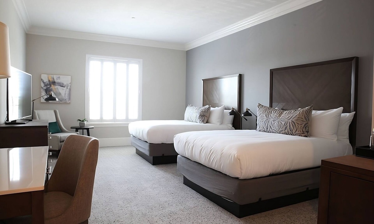 Winters Hotel | Your Relaxing Getaway Awaits! 3 Comfortable Units, Pets Allowed, Free Parking!