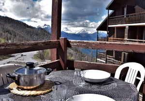 2-Room Apartment with Cabins, Sleeps 4, Central Risoul, Pet-Friendly