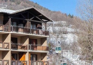 200m from resort center, 3rd floor, balcony, tv, ski locker, 38m², Serre Chevalier