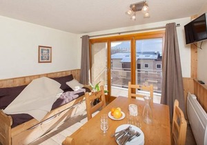 200m from resort center, 3rd floor, balcony, tv, ski locker, 40m², Serre Chevalier