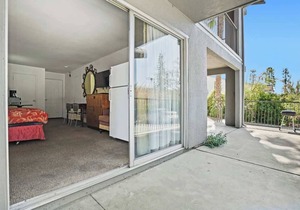 (Cozy studio, 1BR, 1BA, No kitchen)