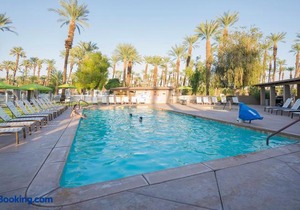 Palm Springs Camping Resort Cottage 1
