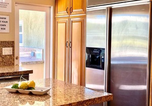 Palm Springs Oasis! Private, spacious, pool, spa, sauna shower!