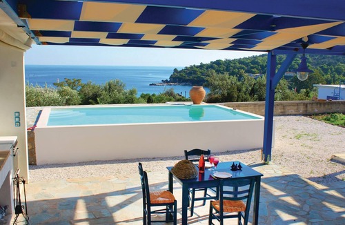 Kontos Apartment | 2 bedroom accommodation in Aegina