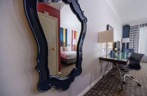 Theater District Hotel | 2 Contemporary Rooms w/Double Beds a Mile from Union Square - Pet-friendly