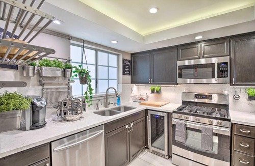 Burbank House | 2 Mi to Griffith Park! Burbank Extended-Stay Condo