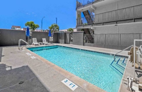 Central Escondido Apartment | 2 Queen Beds | Mini Fridge