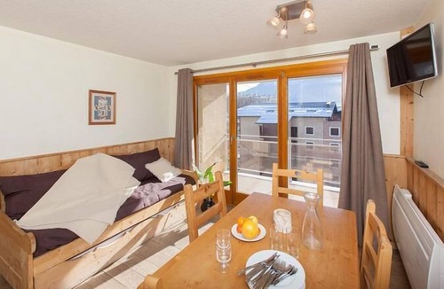 Briancon Apartment | 200m from resort center, 3rd floor, balcony, tv, ski locker, 40m², Serre Chevalier