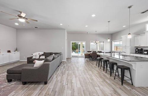 Pumpkin Center House | 21 Beds Pool Spacious 5BR Home for Big Groups, Teams, or Crews