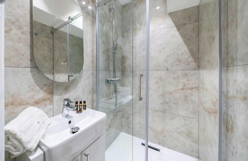 Vernier Hotel | 2Rue Gutenberg