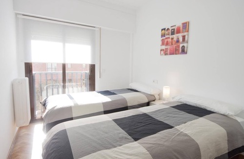 Barrio de La Latina Apartment | 3 bdm, bright, elevator in old Madrid