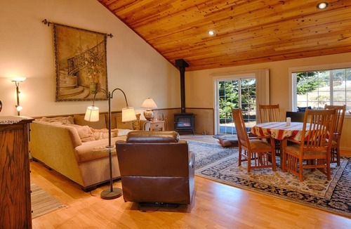 Elk House | 3 bedroom accommodation in Elk