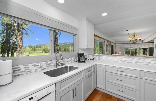 Graeagle Apartment | 3 Bedroom, Golf Course Views