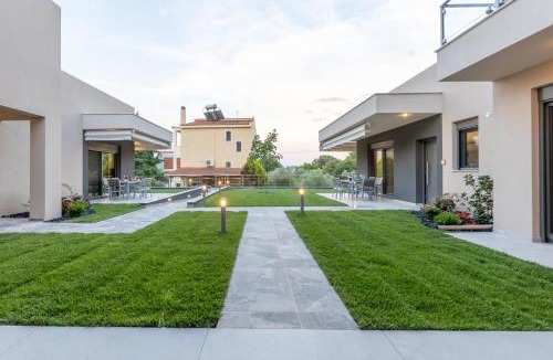 Nea Iraklitsa House | 3 DOORS VILLAS