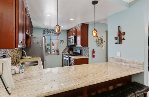 Townsite Condo | 305B - Seaside at the Marina - 100 Steps to the Sand