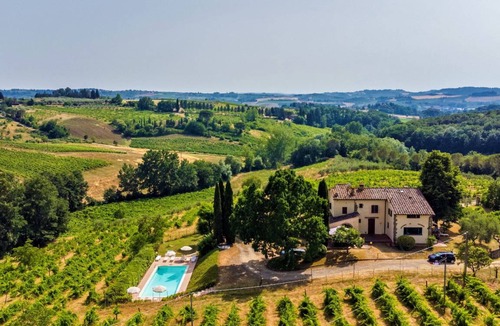 Scandicci Other | 370 m² Accommodation ∙ 6 bedrooms ∙ 16 guests