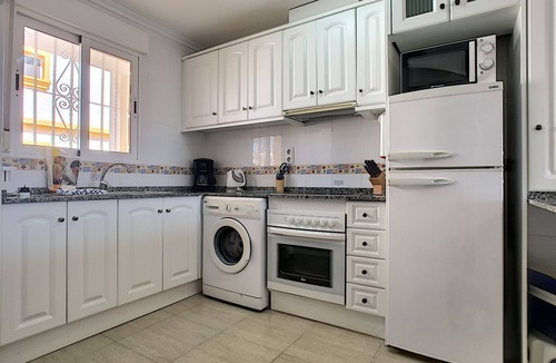 Mar de Cristal Apartment | 3rd floor apartment, free wifi, satellite tv, balcony, communal pool