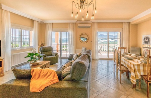 Baena House | 4 bedroom accommodation in Baena