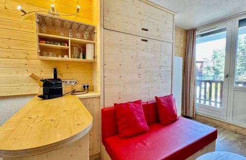 La Joue du Loup Apartment | 4-person apartment - all comforts Skis at your feet