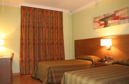Castillejos Hotel | 4C Puerta Europa