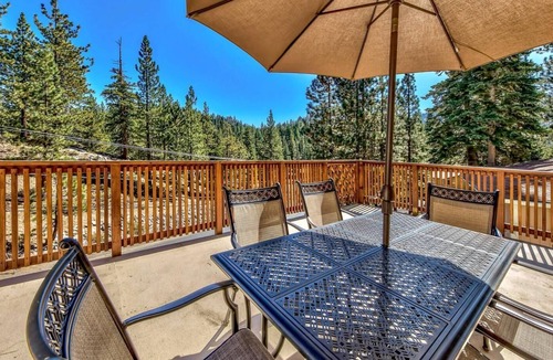 Upper Kingsbury House | 5 Bedroom w/ Den - 5 Bath - Large Hot Tub - Large Game Room, etc..