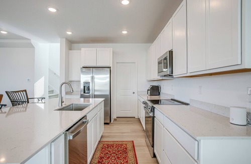 Centennial House | 8 Mi to Denver Tech Center: Business-Ready Retreat