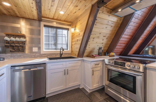 Running Springs Cabin | A-Frame in the Sky - RIM of the World Views! Sauna & Spa