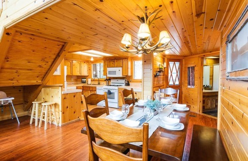 Summit Estates Ski Chalet | A-Frame ~ Walk to Snow Summit - 6 Beds - Fireplace