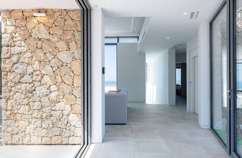 Georgioupolis Villa | Accessible Private 4BR Villa, BBQ & Heated Pool & Sea View
