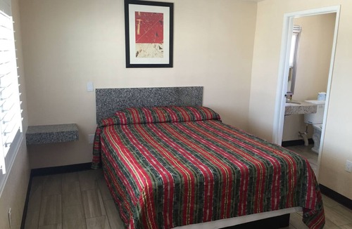 College East Hotel | Ace Budget Motel