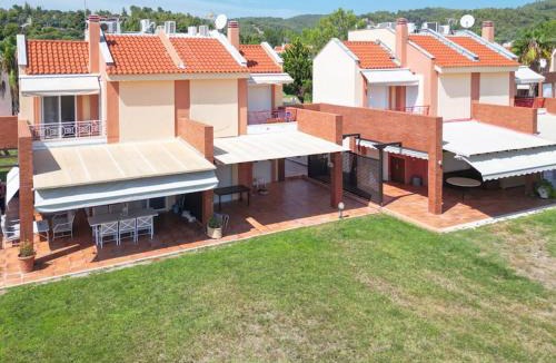 Sithonia Villa | AEON Beach Villa, Tripotamos by Halkidiki Villas