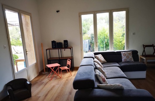 Aix-en-Provence Villa | Air-conditioned villa sleeps 10 private pool wifi very large garden with trees