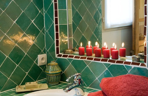 Grans Bed & Breakfast | Air-conditioned B&B Provence Quiet Countryside Swimming pool Private SPA