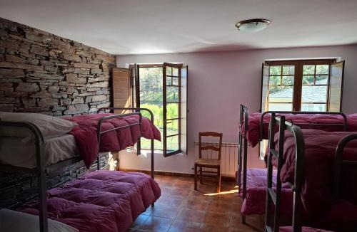 Samos Hostel | Albergue Val de Samos
