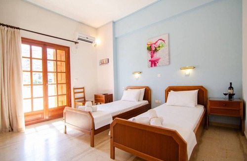 Ios Town House | Almira Inn