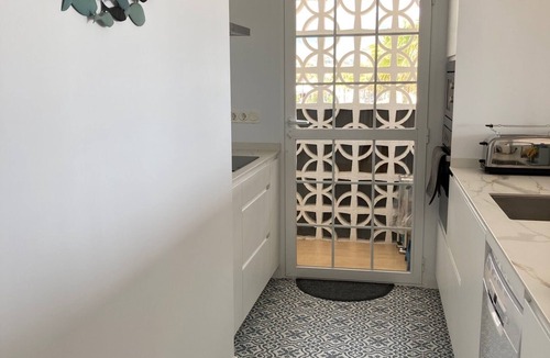 El Albir Apartment | Altea beach front. Big terrace, sea views, WIFI and free parking.