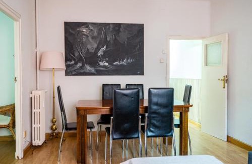 Arapiles Apartment | Amplio apartamento en Chamberí by beBalmy