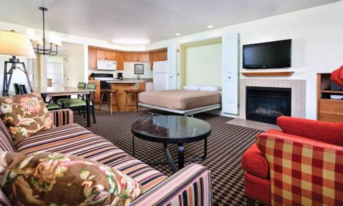 Angels Camp House | Angels Camp Resort Three Luxury Suites