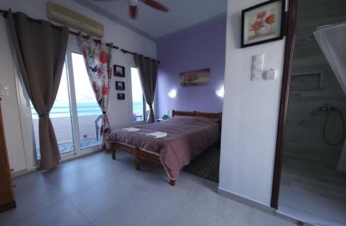 Kamari Apartment | Anna Studios