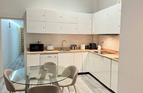 Palacio Apartment | AP Leganitos