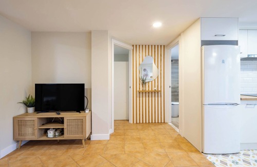 Vigo Apartment | Apartment 'Almar' with Shared Pool, Wi-Fi and Air Conditioning