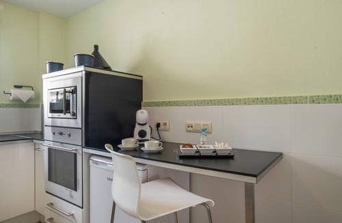 Zahara de los Atunes House | Apartment 'El Refugio Del Mar' with Balcony, Wi-Fi and Air Conditioning