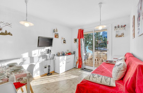 Saint-Etienne-en-Devoluy Apartment | Apartment 'Superdévoluy Les Issarts' with Mountain View, Balcony and Wi-Fi