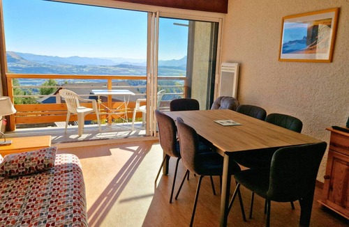 Saint-Michel-de-Chaillol Apartment | Apt 6 pers, south balcony, central, pets allowed, parking, WiFi, dishwasher