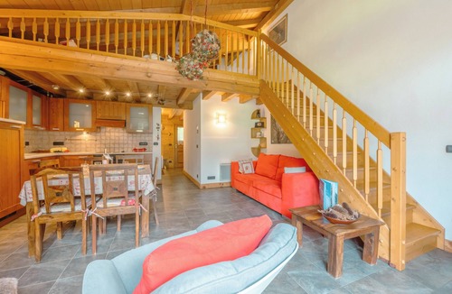 Les Bossons Apartment | Apt Des Granges Balcony Duplex Near Chamonix for 5, Chamonix, France
