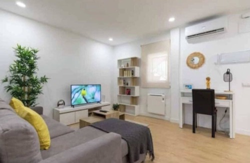 Almenara Apartment | AR Plaza Castilla spacious and modern apartment