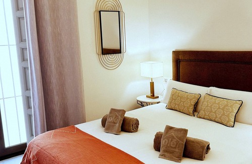 Historical Center Hotel | Arco de la Seda H. Doble SC