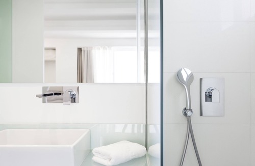 Embajadores Hotel | Artrip Hotel