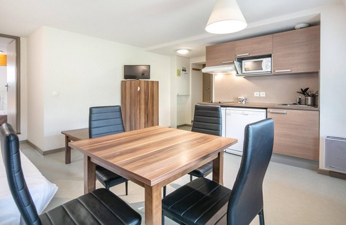Gresse-en-Vercors Apartment | Attic apartment with Alpine charm