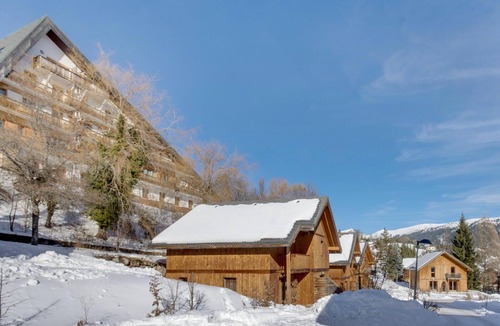 Gresse-en-Vercors Apartment | Attic apartment with Alpine charm